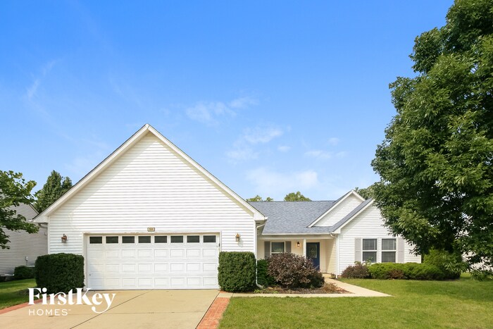 Primary Photo - 325 Dogwood Dr