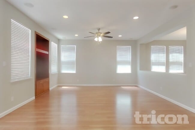 Building Photo - 4888 Snowy Egret Way