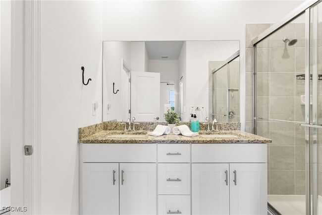Foto del edificio - 14275 Pine Lodge Ln