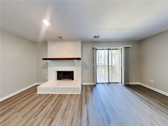 Building Photo - 1033 Dassow Ct