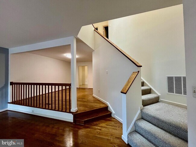Building Photo - 10905 Whiterim Dr