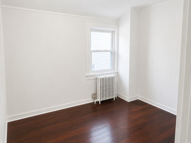Bedroom 1 - 131 S 7th Ave