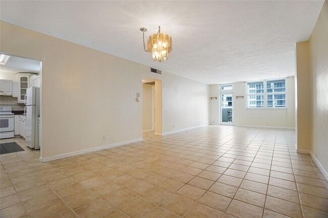 Building Photo - 4250 Galt Ocean Dr