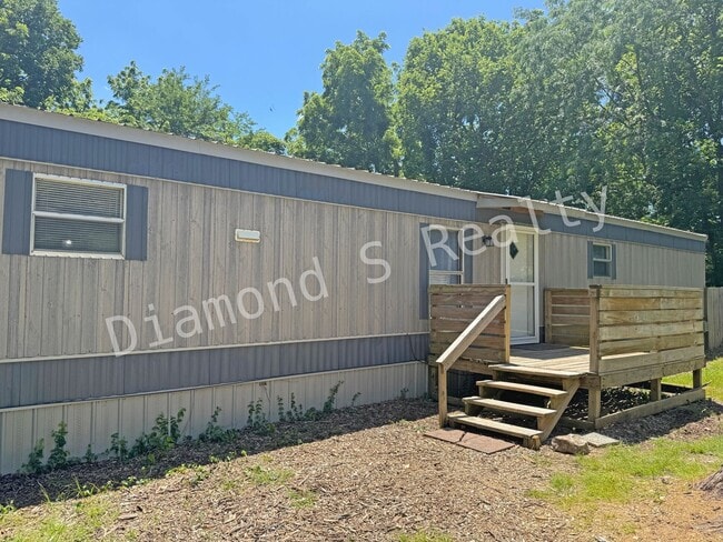 Building Photo - Nice & Clean Mobile Home for Lease!