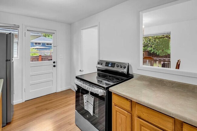 Foto del edificio - 3602 NE 75th St