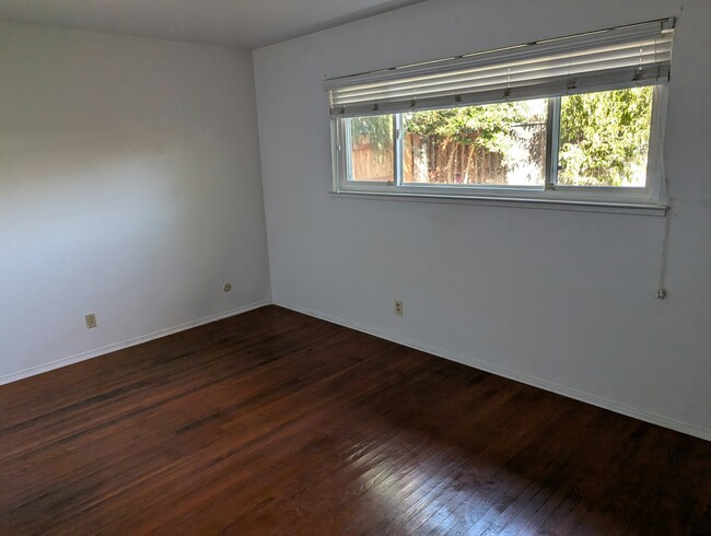 Building Photo - 1106 Morton Ct