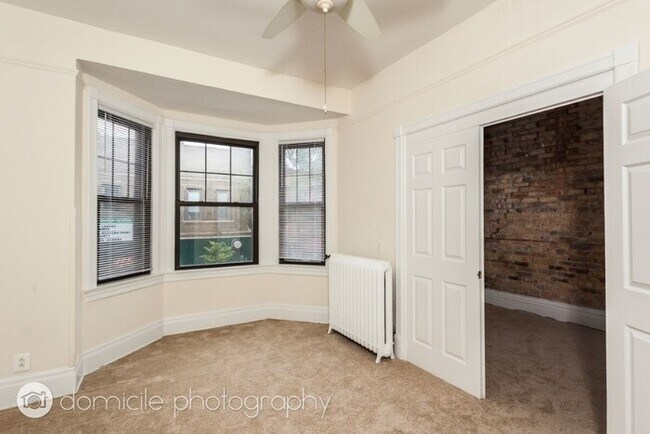 Building Photo - 2256 N Lincoln Ave