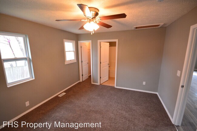 Building Photo - 4 br, 2 bath House - 700 W Ildereen Street