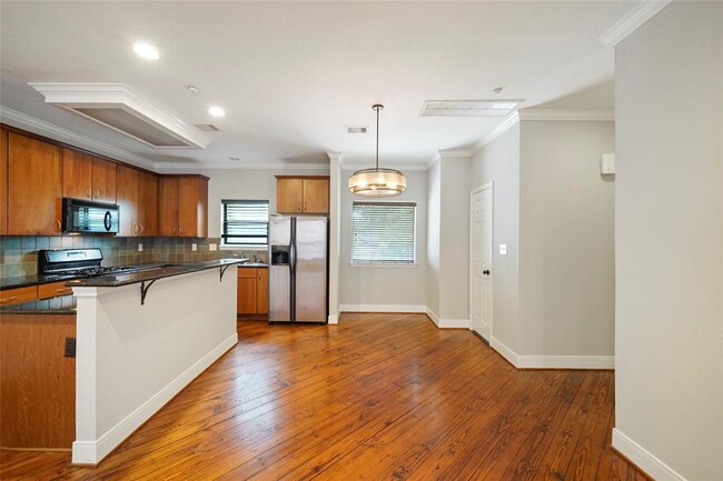 Foto del edificio - 2424 Navigation Blvd