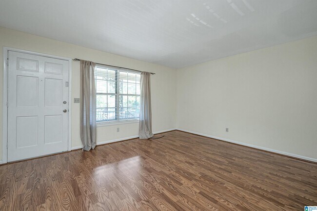 Foto del edificio - 2727 Highland Ave