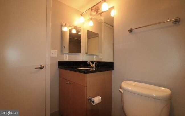 Foto del edificio - 7500 Woodmont Ave