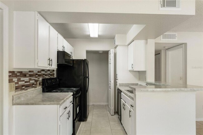 Foto del edificio - 1043 S Hiawassee Rd