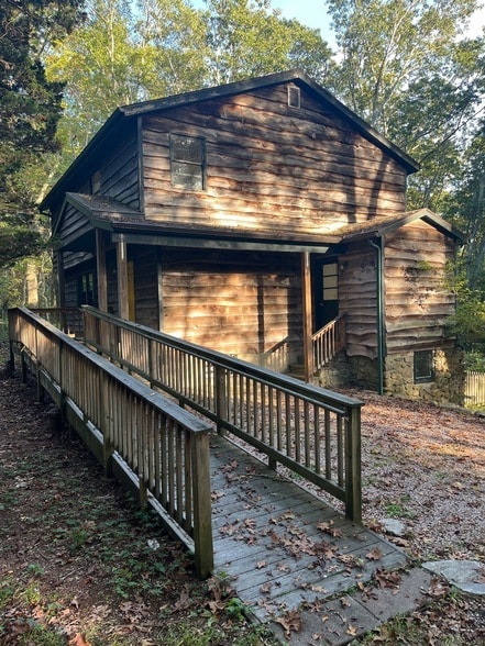 Photo - 103 Pequotsepos Rd House