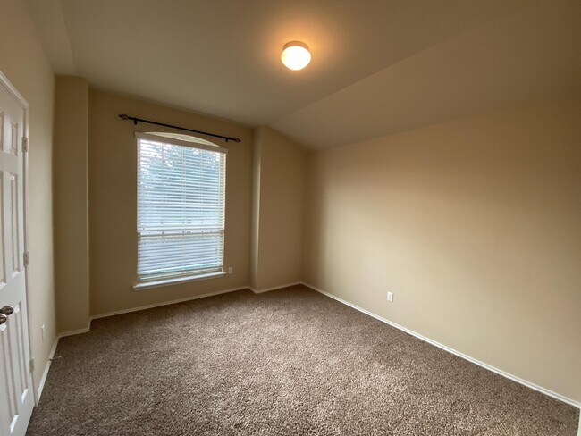 Building Photo - 7012 Cokui Dr