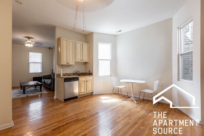 Building Photo - 2517 N Ashland Ave