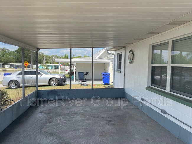 Building Photo - 10476 120th Terrace N
