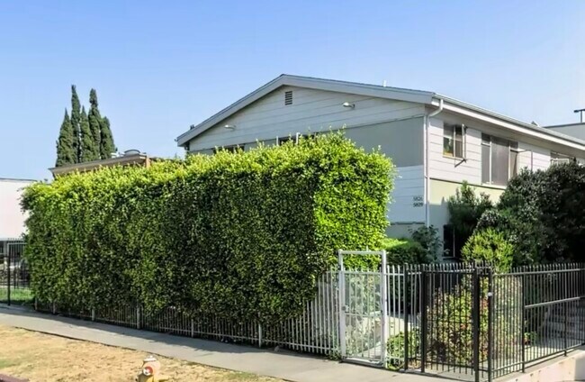 Foto del edificio - 5937 Gregory Ave