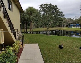 Building Photo - 309 Lakeview Dr