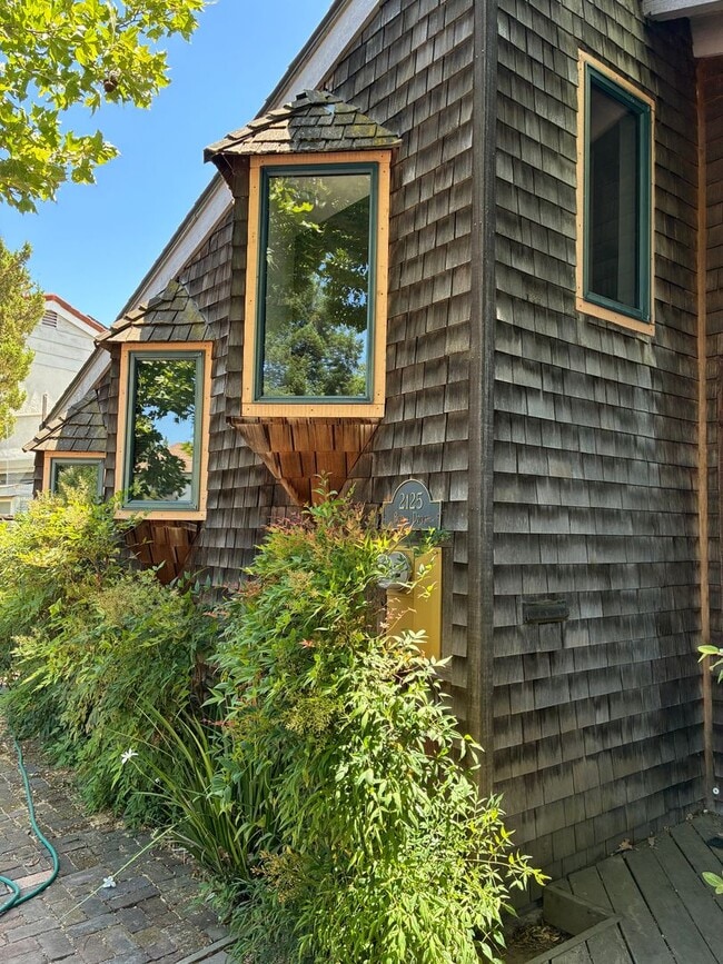 Building Photo - Gorgeous North Davis 3 bedroom available now!