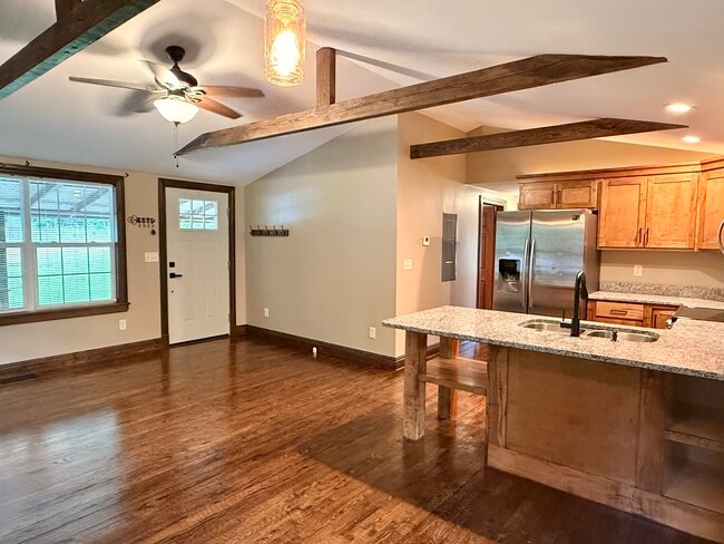 Building Photo - 1302 Hotwater Rd