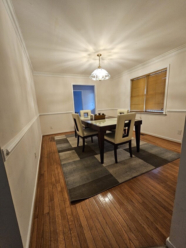 Foto principal - 1300 Lomond Dr