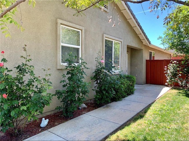 Building Photo - 241 Carner Ln