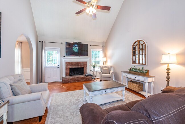 Building Photo - 1107 Fieldstone Dr