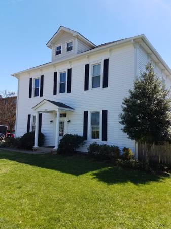 cozy 4 unit apartment building - 8753 Signal Hill Rd