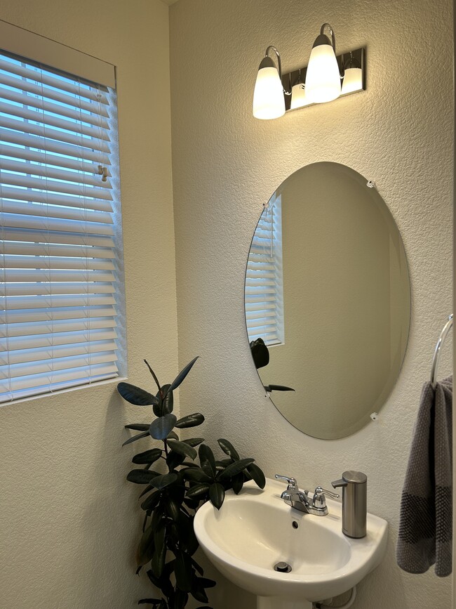 Foto del edificio - 8836 Sheldon Terrace Ln