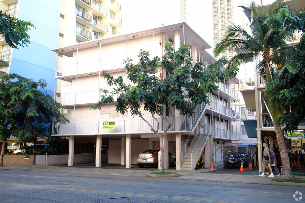 Building Photo - 2413 Kuhio Ave