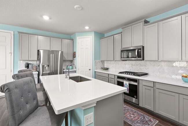 Building Photo - 2108 Sweet Bay Dr