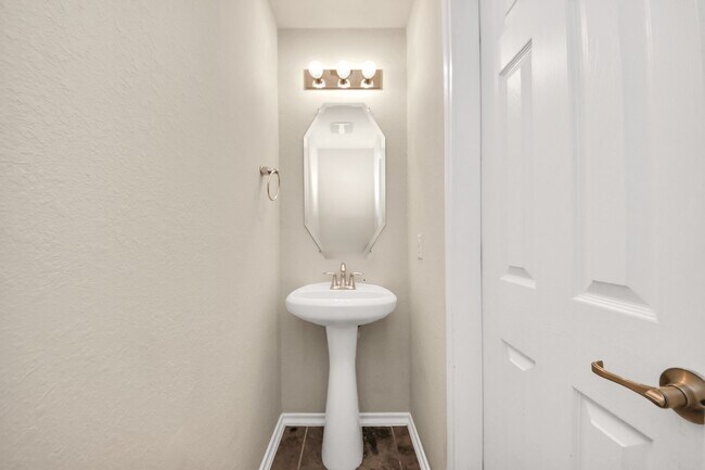 Foto del edificio - 6427 Densberry Ln