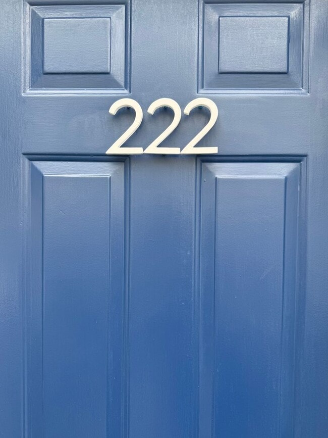 Photo - 2-bedroom, 2.5-bathroom home located in th...