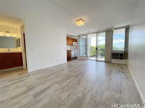 Building Photo - 1541 Dominis St