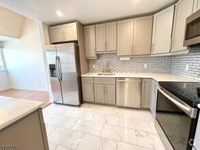 Building Photo - 466 Pompton Ave