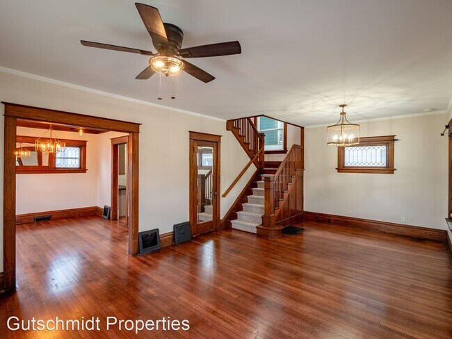 Building Photo - 3 br, 2 bath House - 1800 6th Ave SE