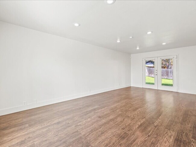 Foto del edificio - Spacious 3-Bedroom Home Near Medical Cente...