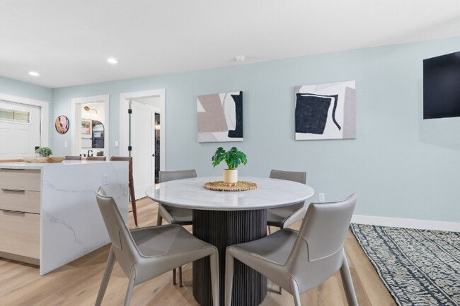 Building Photo - 2751 Sydelle St