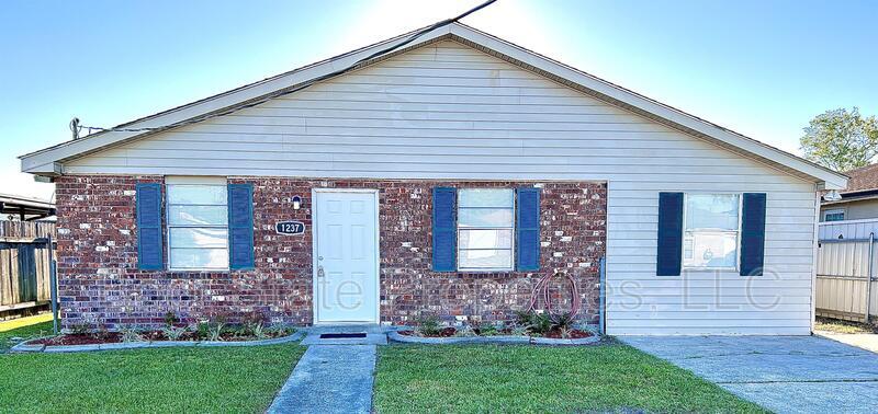 Primary Photo - 1237 St Ann St
