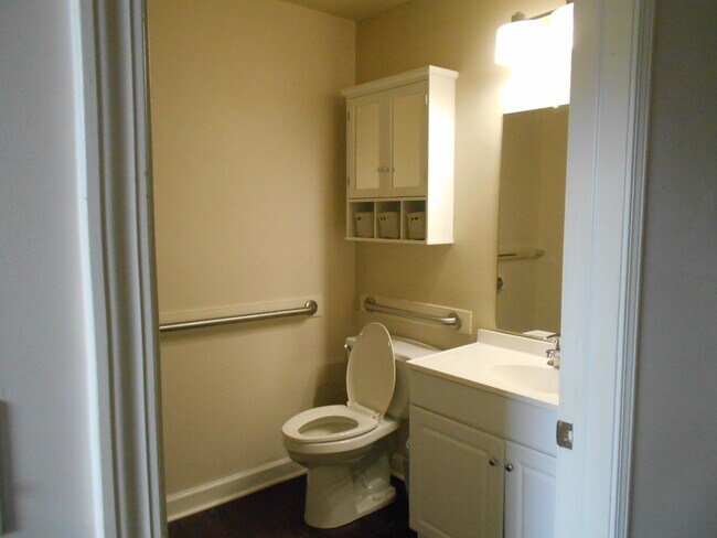 Baño - 735 Washington St