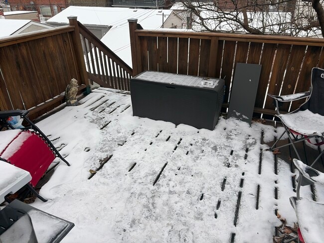 Building Photo - One bedroom apartment in the second level