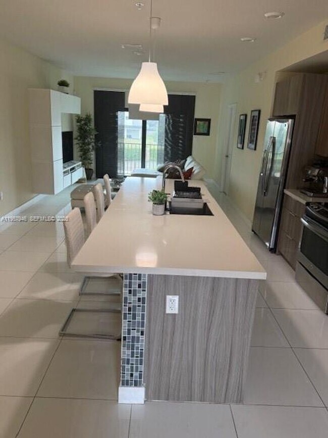 Foto del edificio - 7805 NW 104th Ave