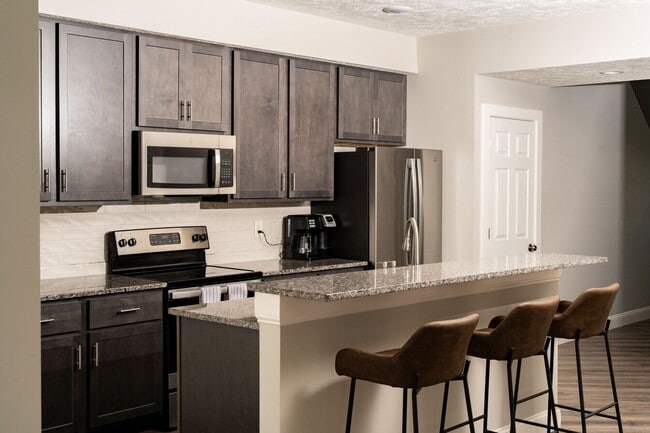 Building Photo - 3410 Summers Gate Dr