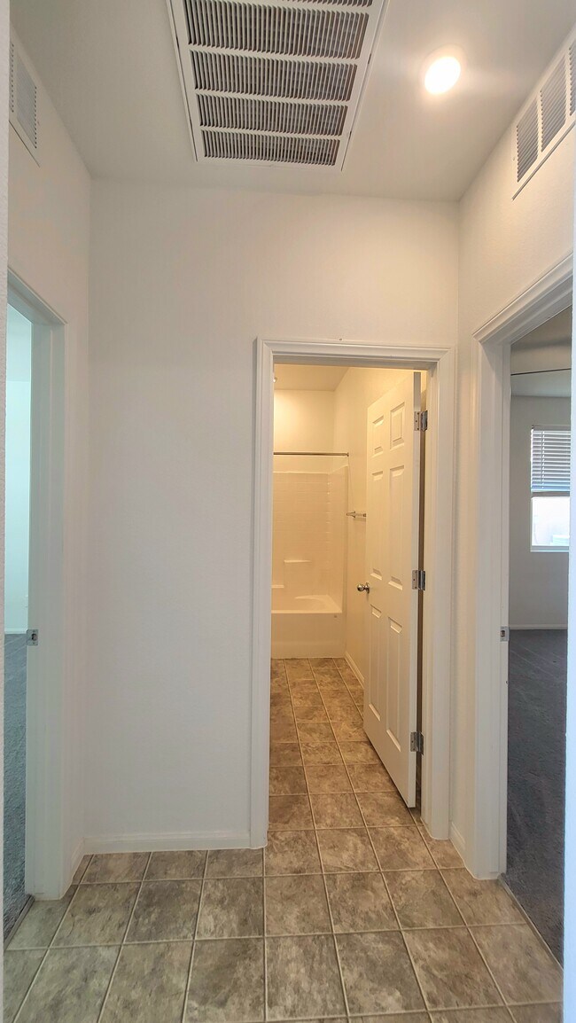 Foto del edificio - 3848 E Summit Ave