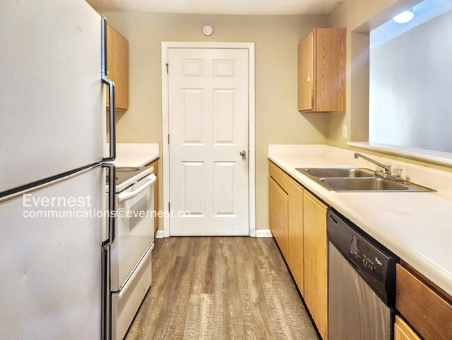 Building Photo - 3203 Fairington Ridge Cir