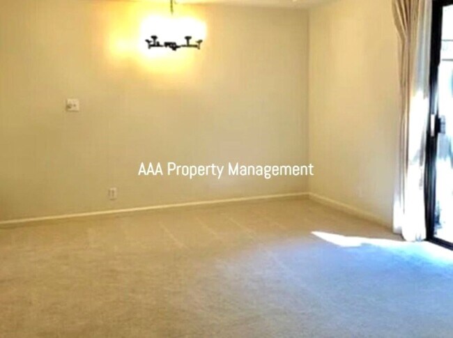 Building Photo - Walnut Creek! Beautiful 2 bedroom 2 bath t...