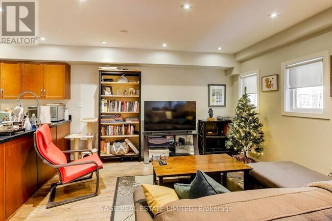 Building Photo - 21 Earl St