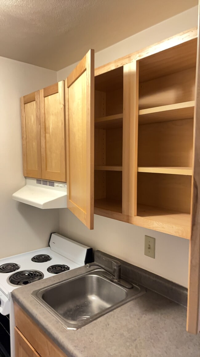 Unit B3 - 22 N Franklin St