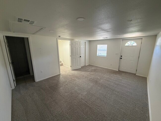 Foto del edificio - 2807 E 3rd St