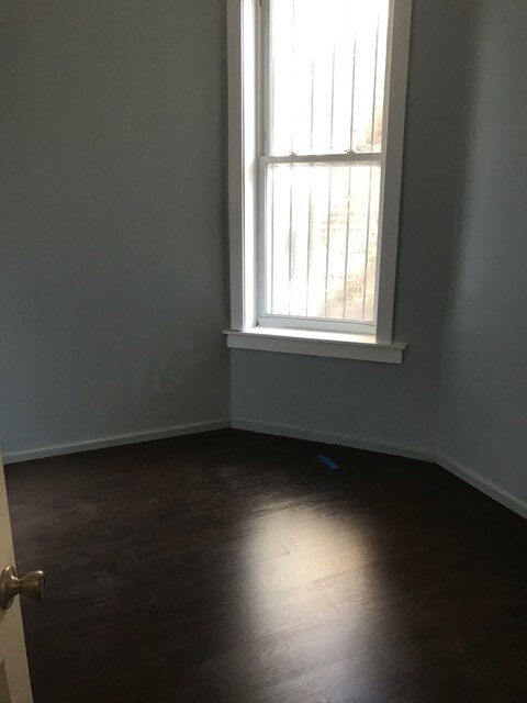Building Photo - 4246 W Adams St
